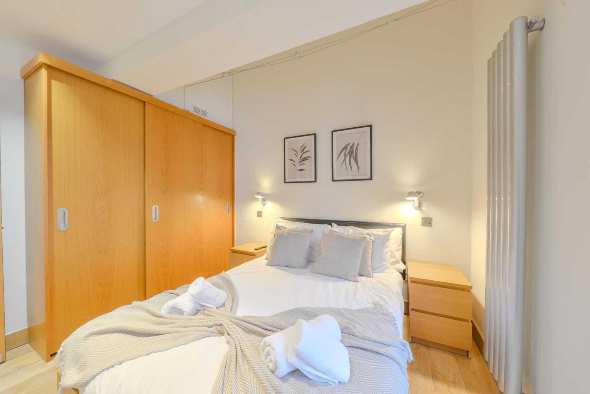 Central Two Bedroom Apartments St Albans By Central Stays Short Lets & Serviced Accommodation With Free Parking Rum bild